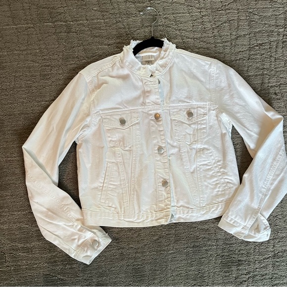 White denim Jean jacket size Medium - Picture 1 of 3